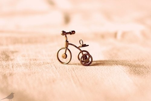 让心,像羽毛一样飘动。