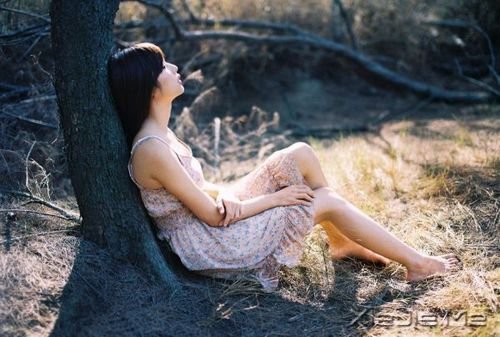 û���۵ĺ��ӣ�ʼ��Ҫ�Լ�����һƬ��� (4)